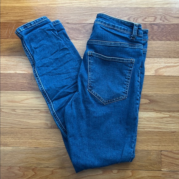 H&M Navy Curvy Jegging Jeans - Women's Stretch Denim - Picture 4 of 4